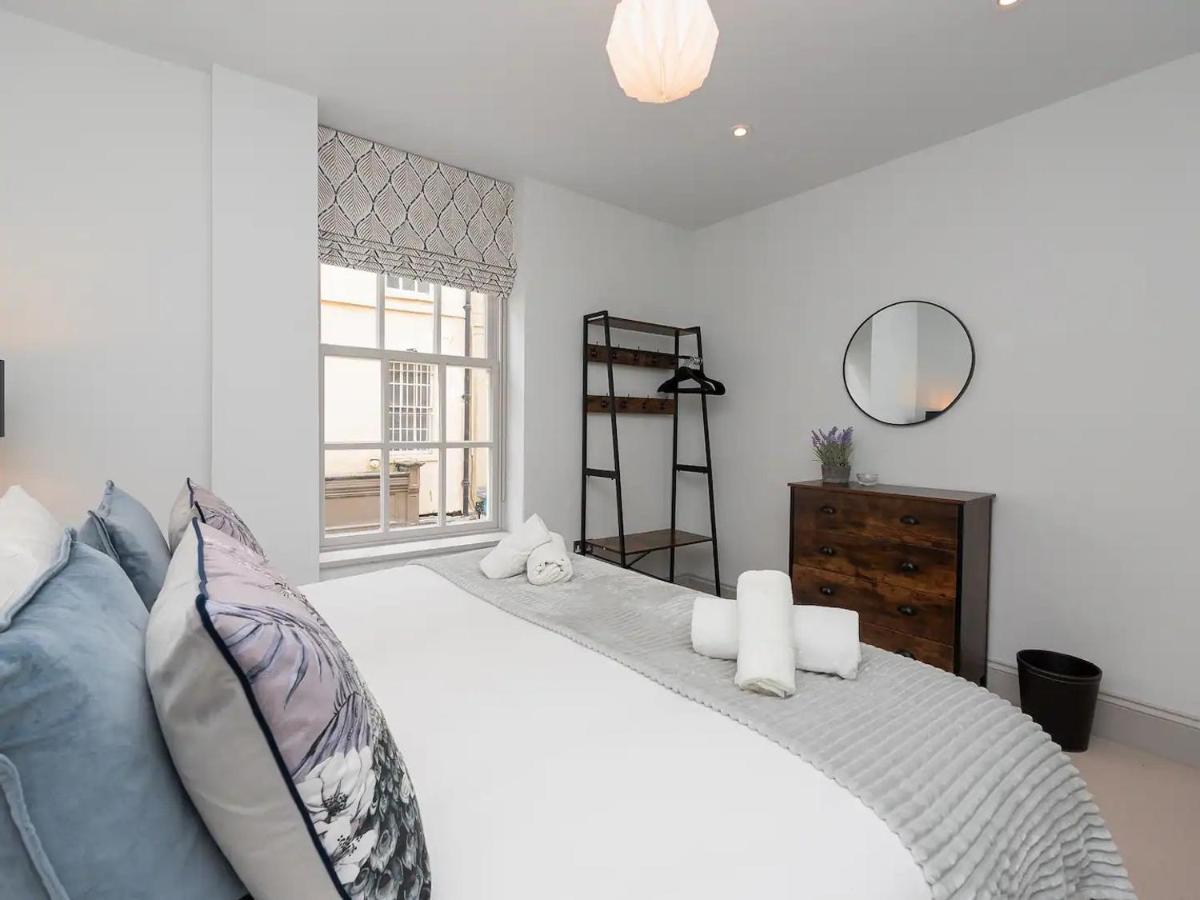 Stylish 2-bed apartment in the heart of Bath - Pass the Keys - 2