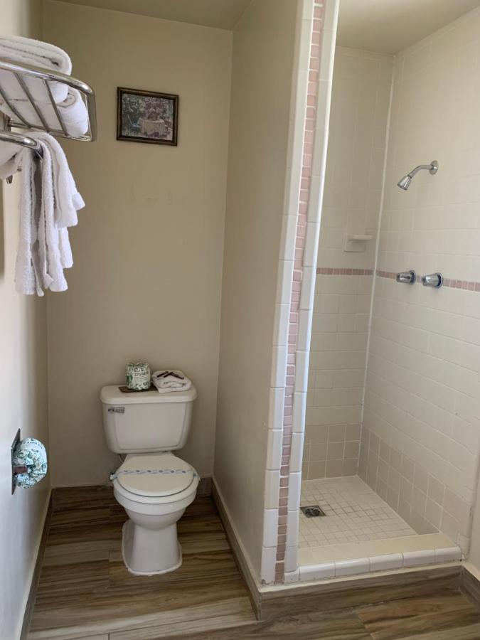 Jerry's Motel Of Oakdale — photo 22