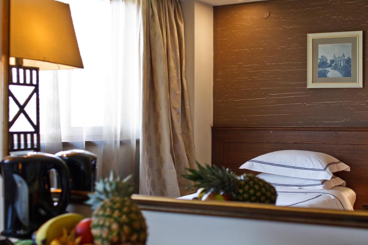 Hotel VEGA Sofia photo