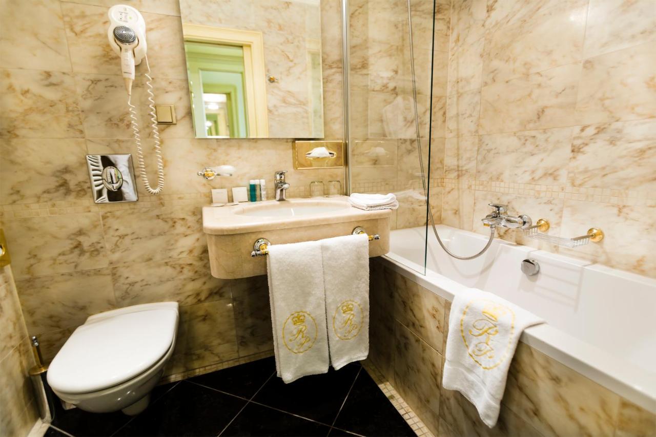 Luxury Family Hotel Royal Palace photo