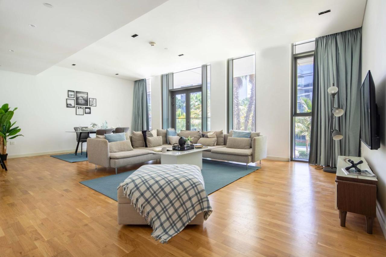 Frank Porter - Bluewaters Residences Building 5