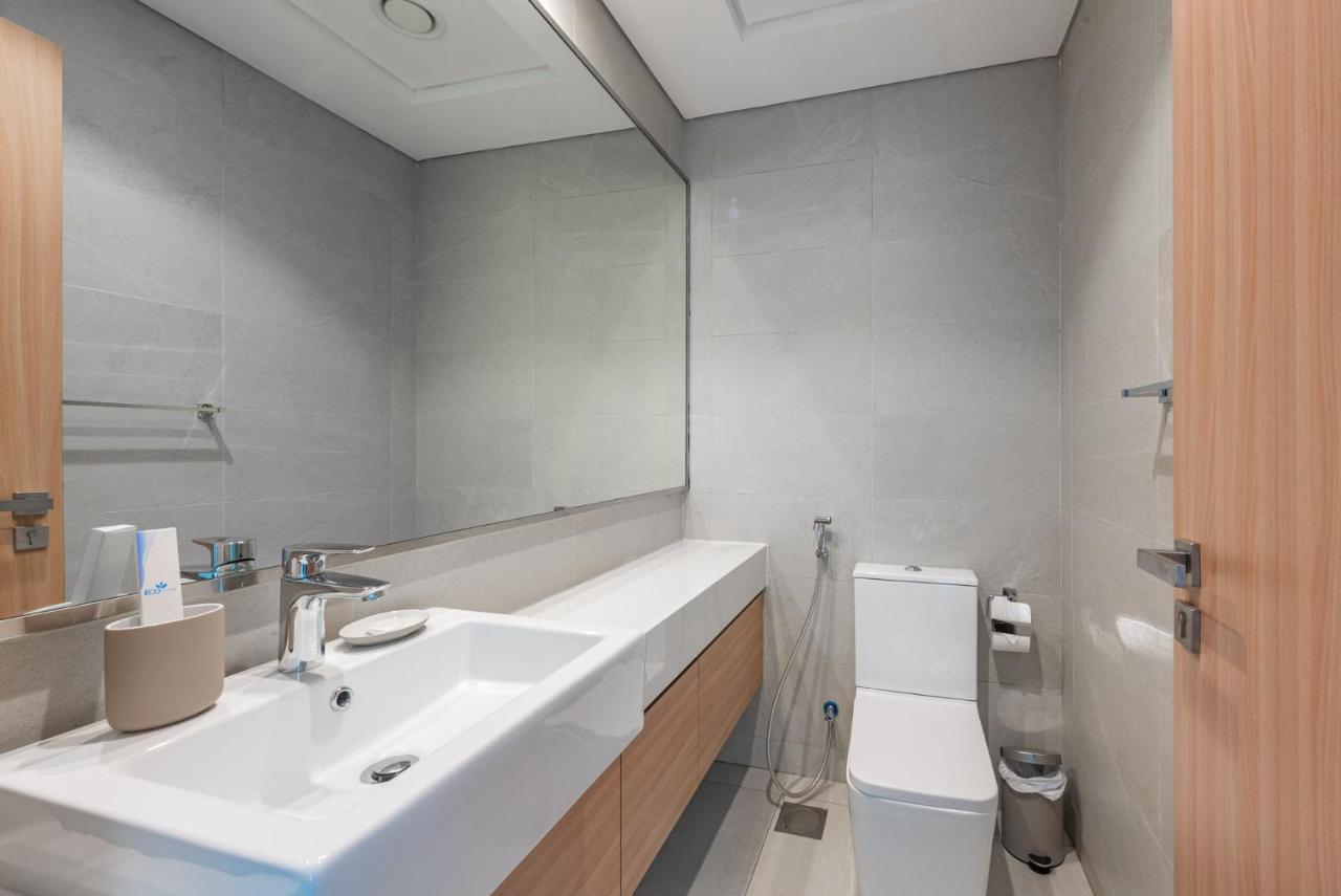 Modern 1BR at Farhad Azizi Al Jaddaf - Sleeps 4 - 3