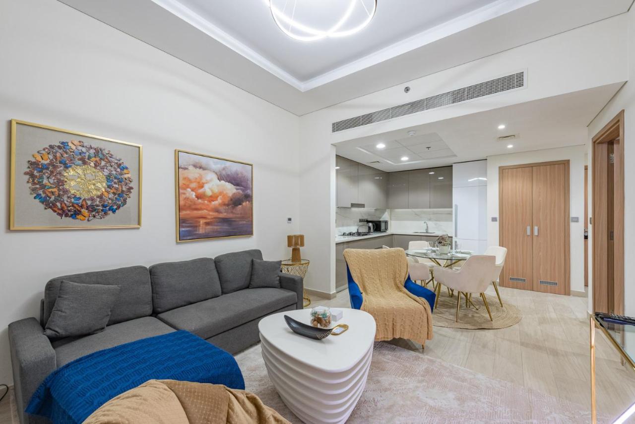 Modern 1BR at Farhad Azizi Al Jaddaf - Sleeps 4 - 5