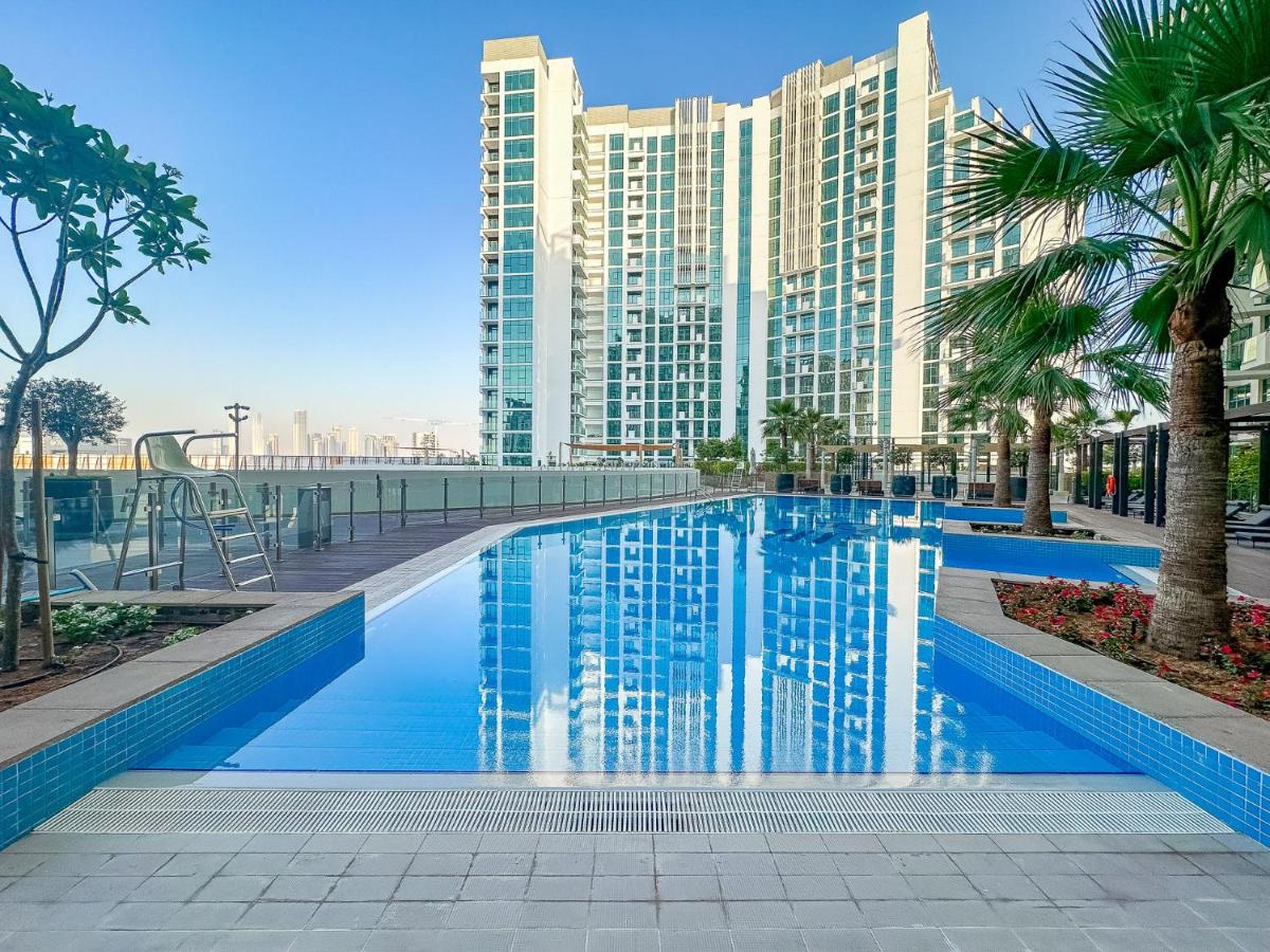 Modern 1BR at Farhad Azizi Al Jaddaf - Sleeps 4 - 4