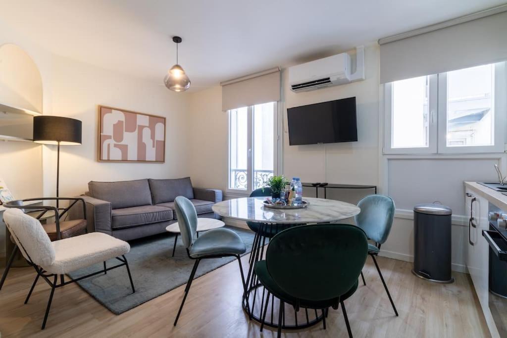B1#Two Bedrooms#Champs Elysées#Arc de Triomphe#AC