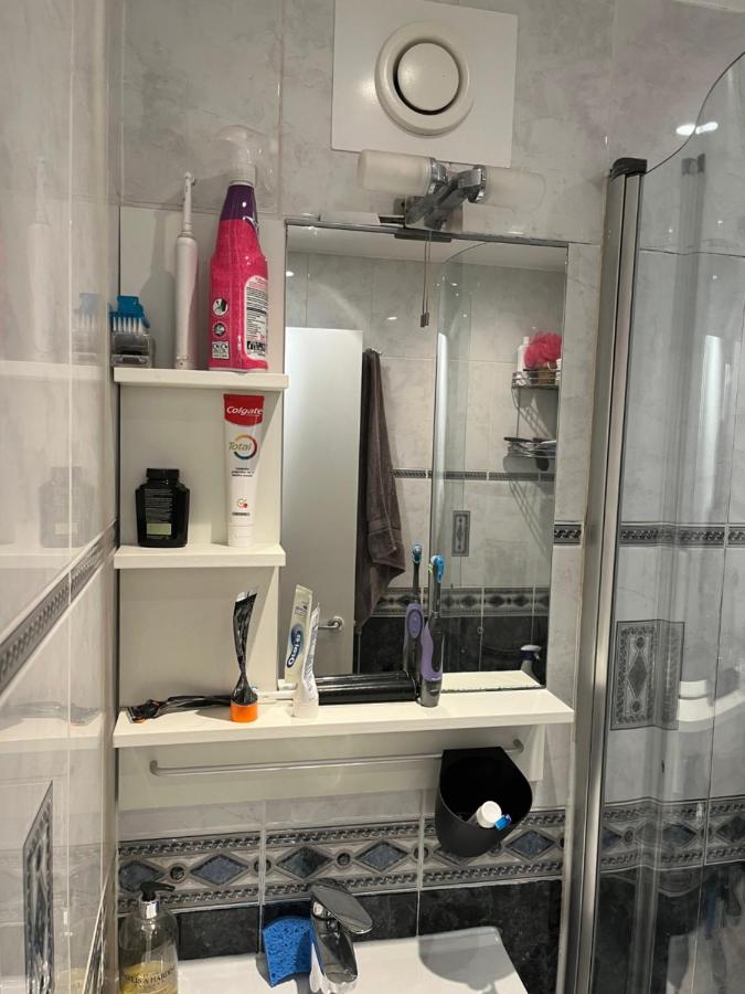 Smart and homely Central London Double Room moment from Baker Street - 3