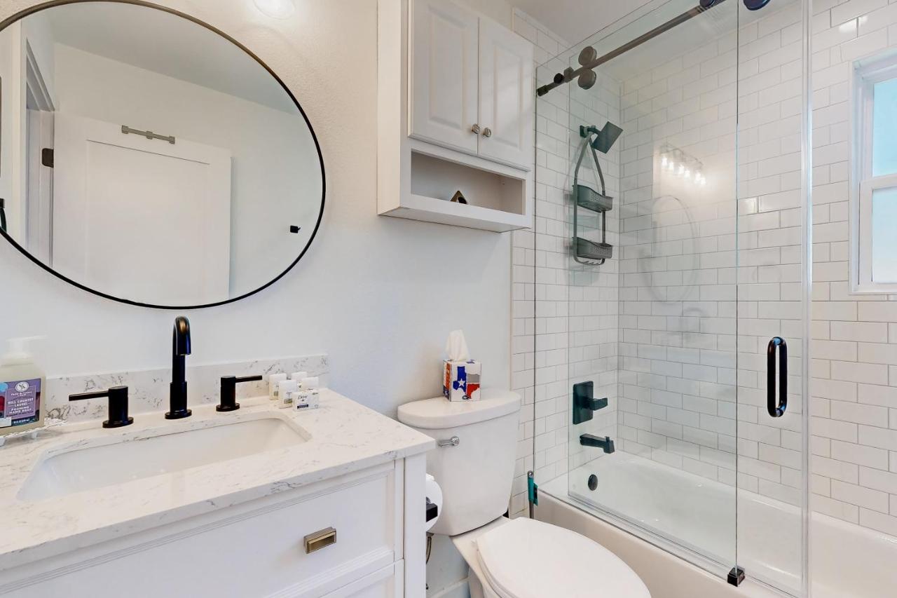 Charming Austin House - 3