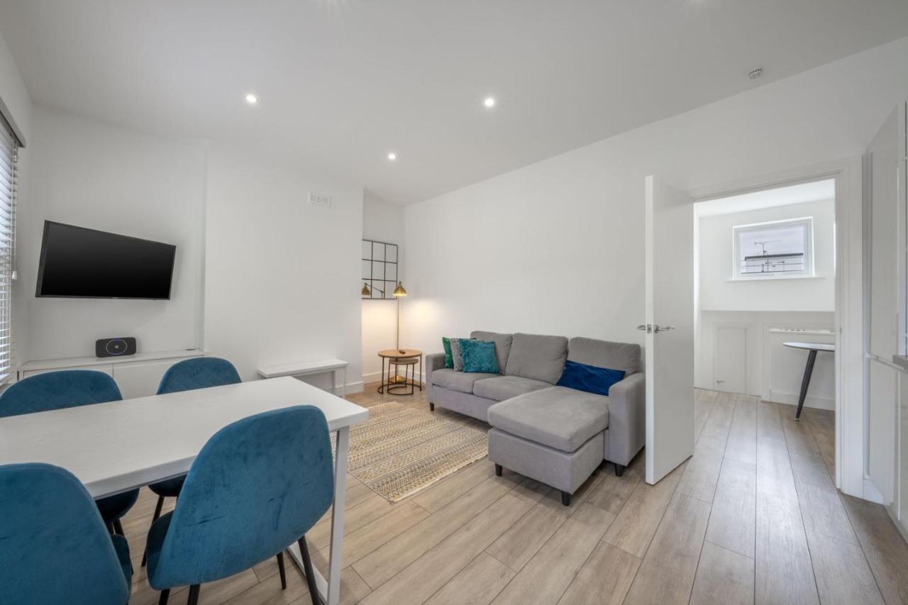 Modern Split Level 2BR Spacious Apt Maida Vale - 5
