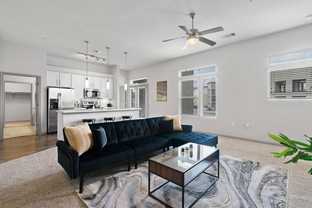 LUX 2B2B Apt Near Heart of Austin with Pool & Parking - 4