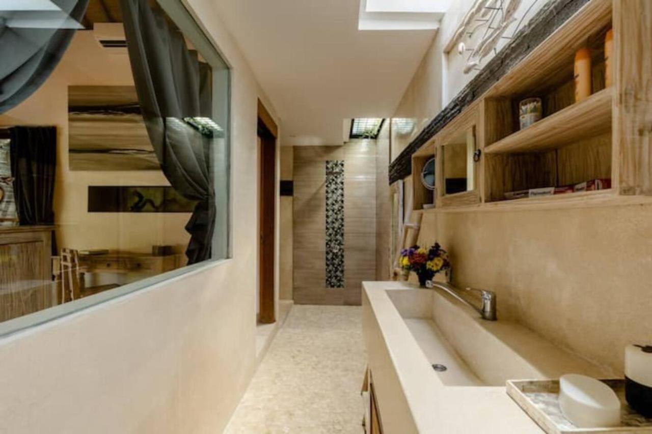 Luxurious and Cozy King Beds, Pool, closed living room - 3