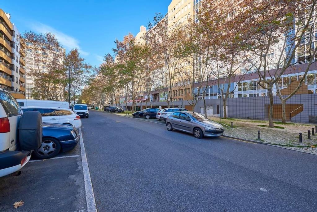 Modern apartment with garage and pool - 3