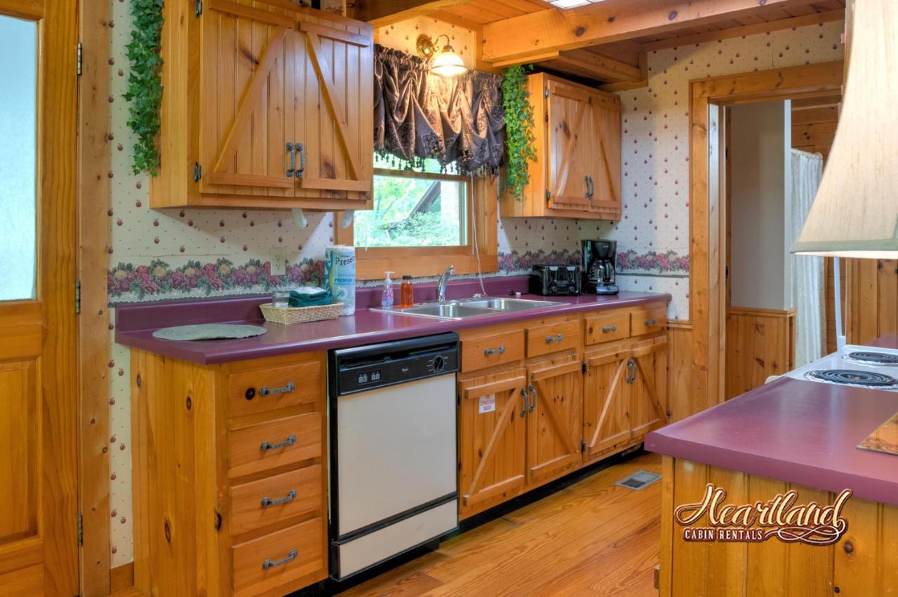 Southern Comfort Cabin — photo 13