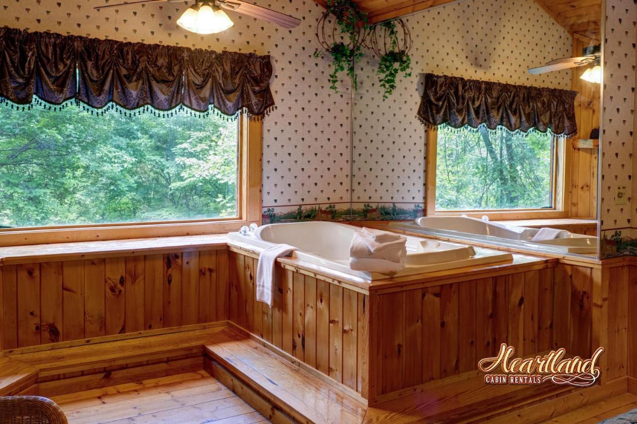 Southern Comfort Cabin — photo 22