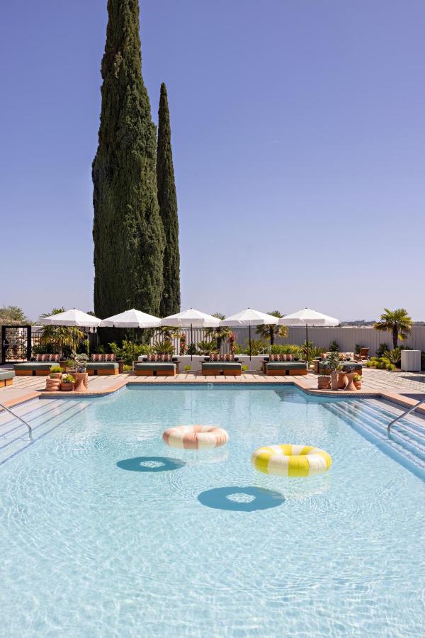 River Lodge Paso - 21 & Over Pool — photo 23