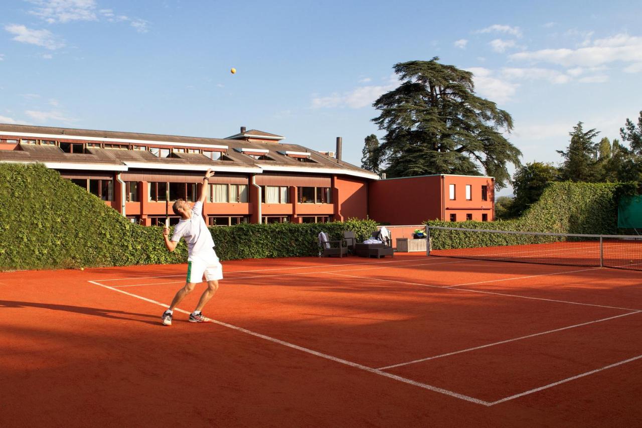 Tennis court: La Réserve Genève Hotel & Spa