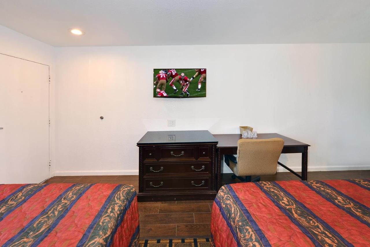 Budget Inn — photo 12