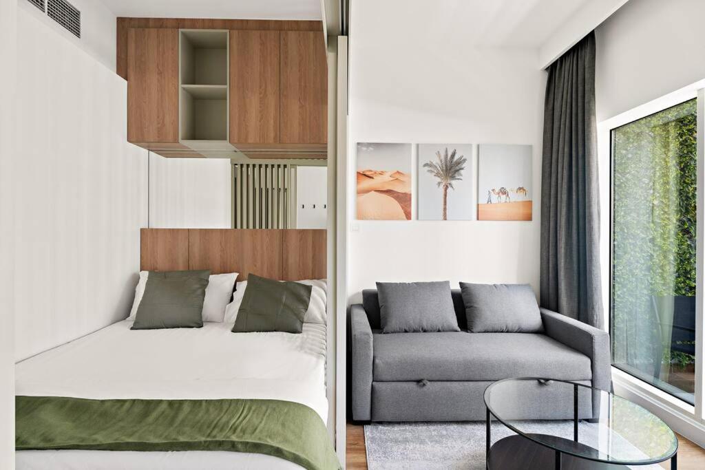 Renovated Studio next to Dubai Mall & Burj Khalifa - 2