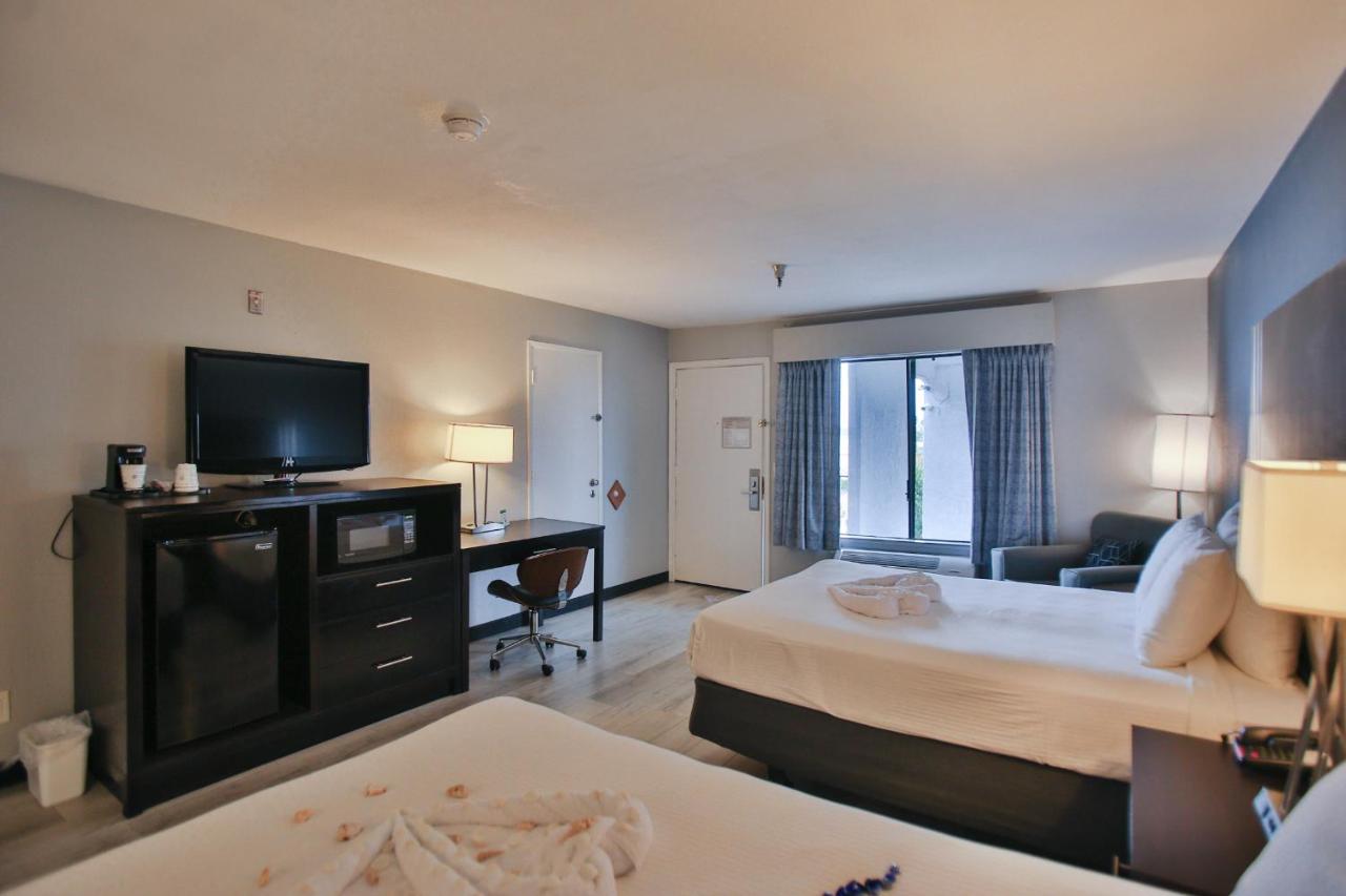 19360 Beach Blvd Huntington Beach Ca — photo 14