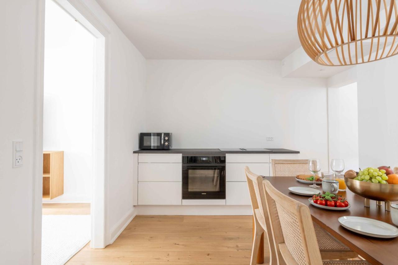 Stylish Apartment on Lively Street in Downtown - 4