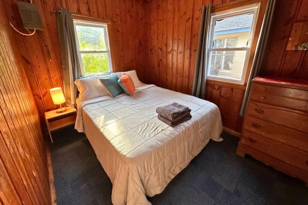 Cozy Cabins — photo 3