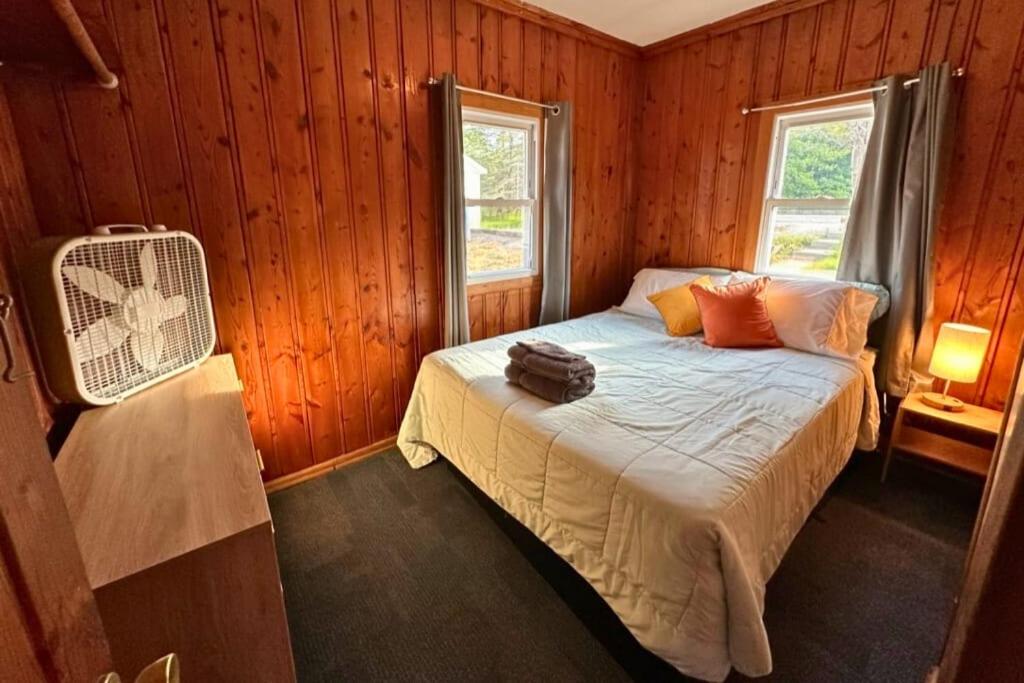 Cozy Cabins — photo 1