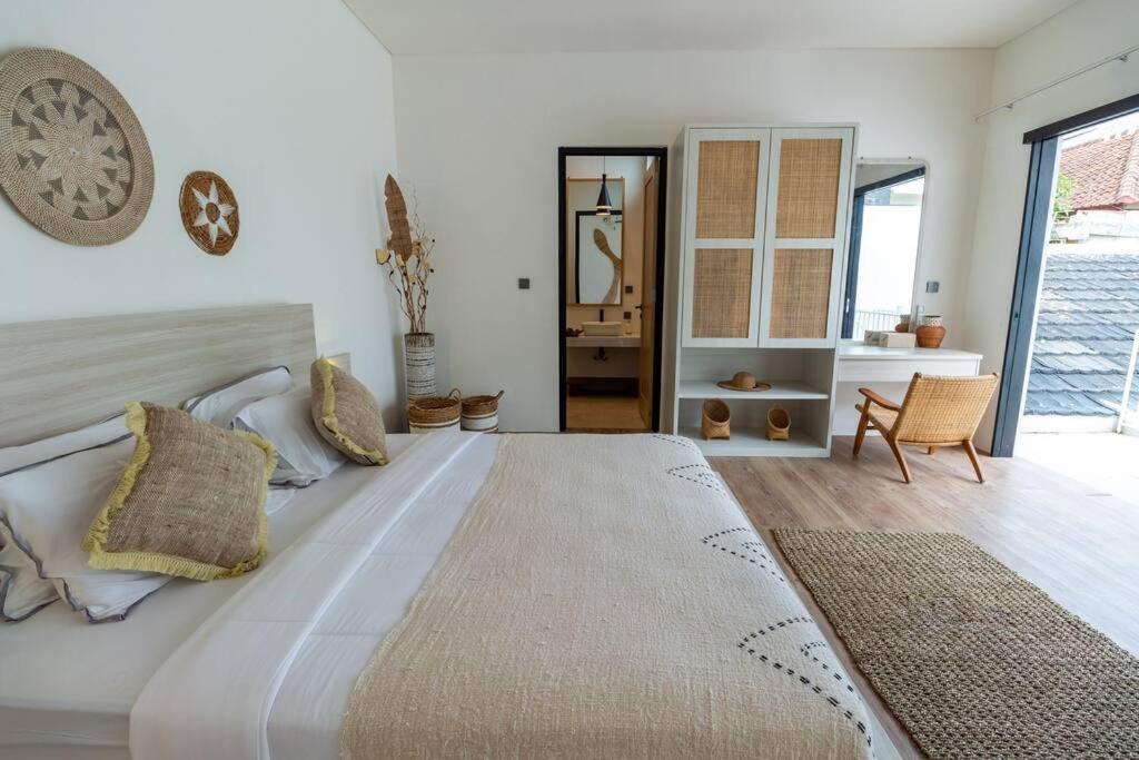 Villa Juma Central Legian by Summerhouse Bali - 4