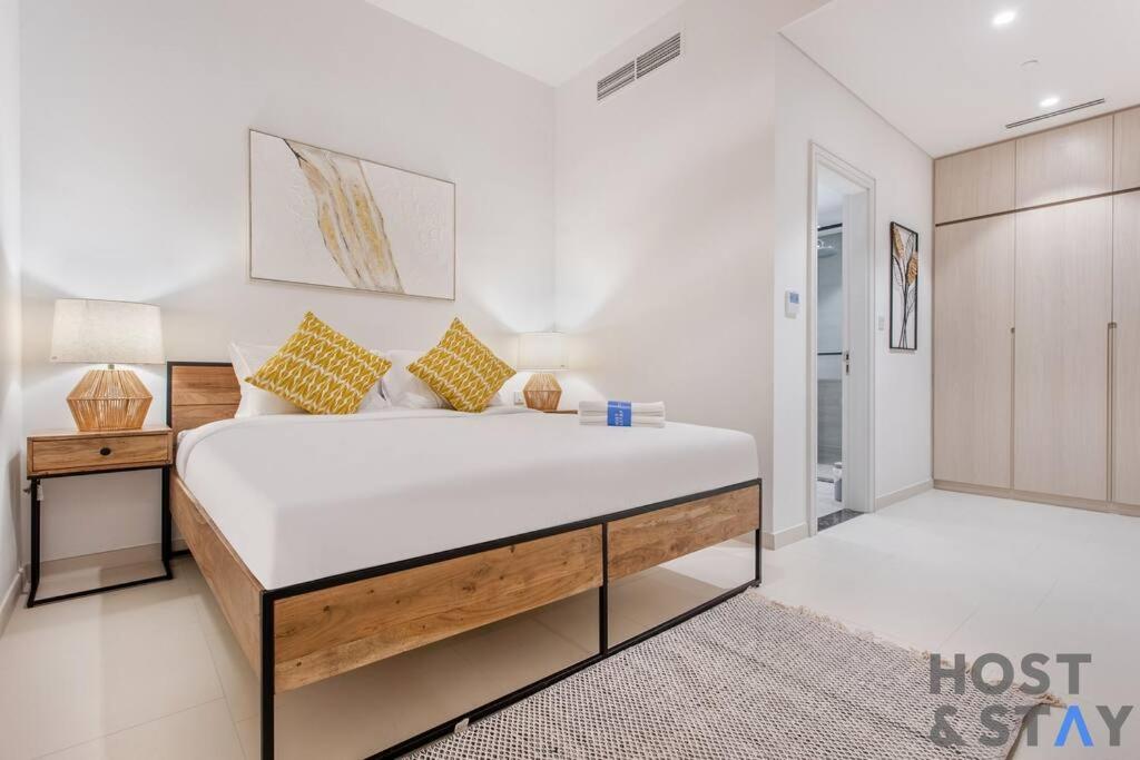 Central 1BR Apartment at Wilton Park - Host & Stay - 2