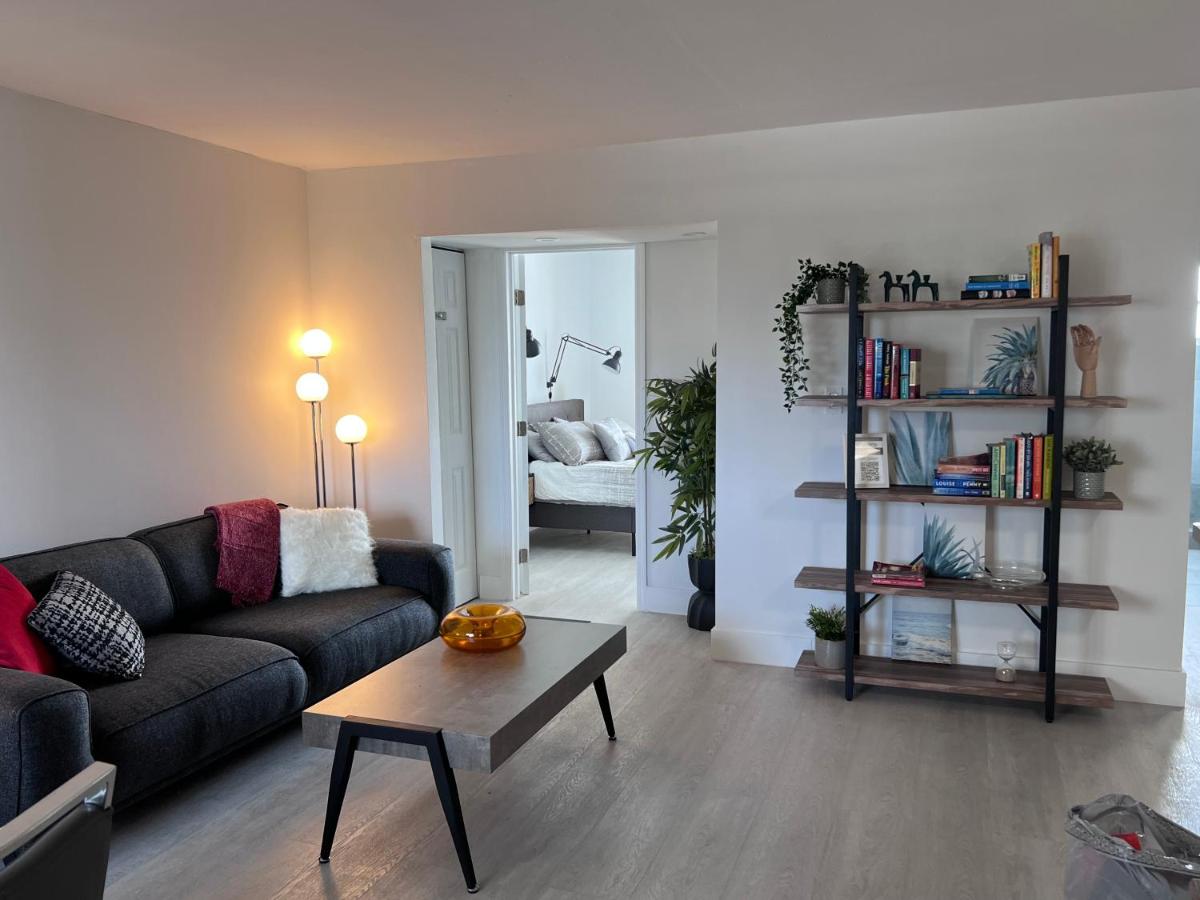 Unique Water Views, free Parking 1bed 1 bath Rooffornomads 416 - 4