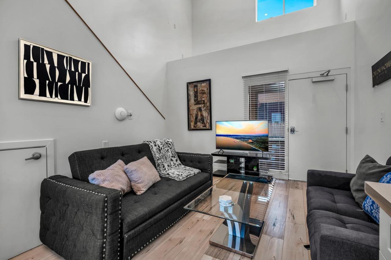 Stylish Modern one Bedroom Hollywood Loft With in unite washer dryer & Balcony - 5