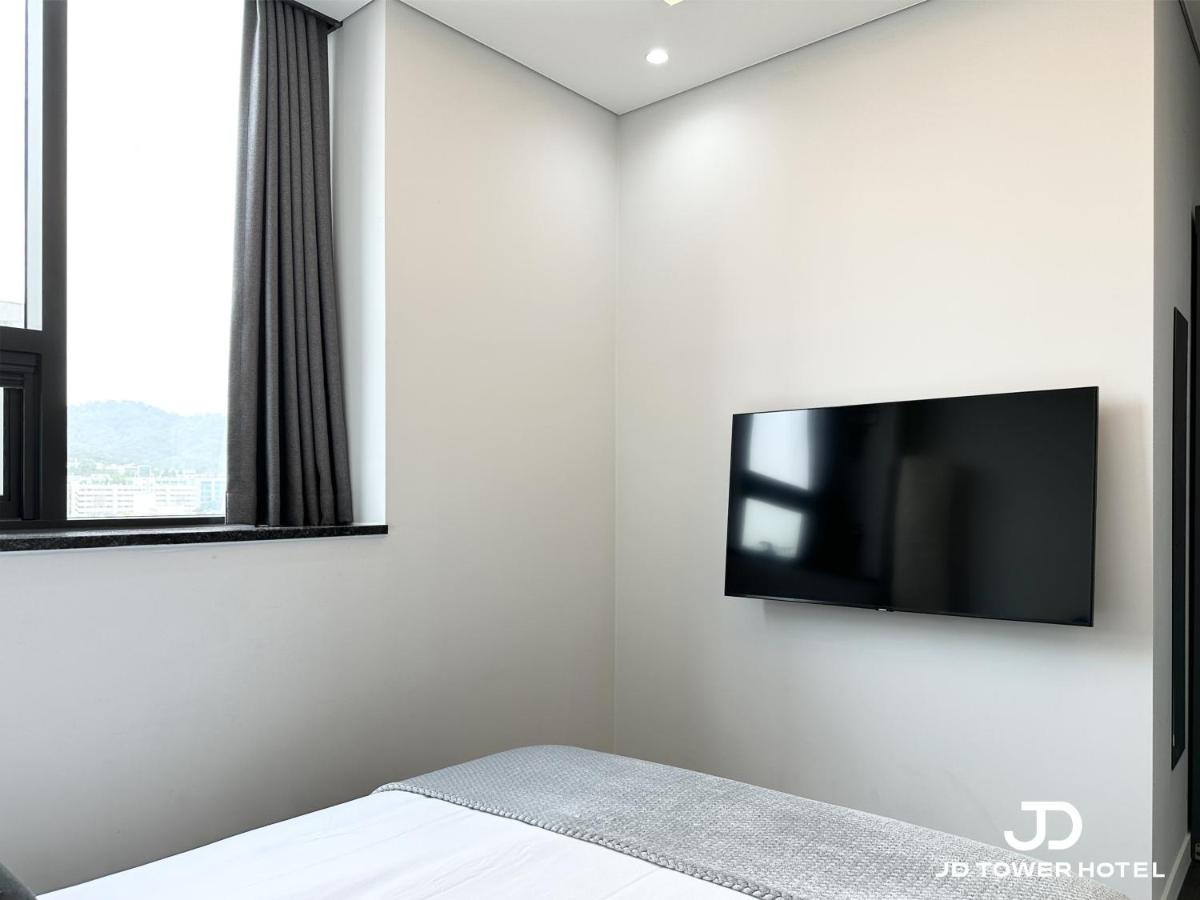JD Tower Hotel - 4