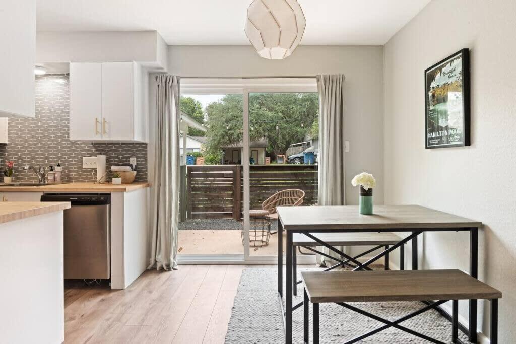 Charming South Austin 2 Bedroom Home - 2