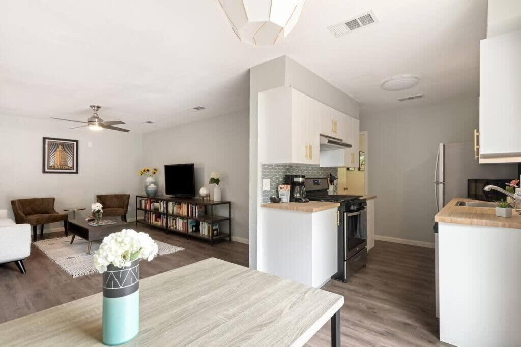 Charming South Austin 2 Bedroom Home - 5