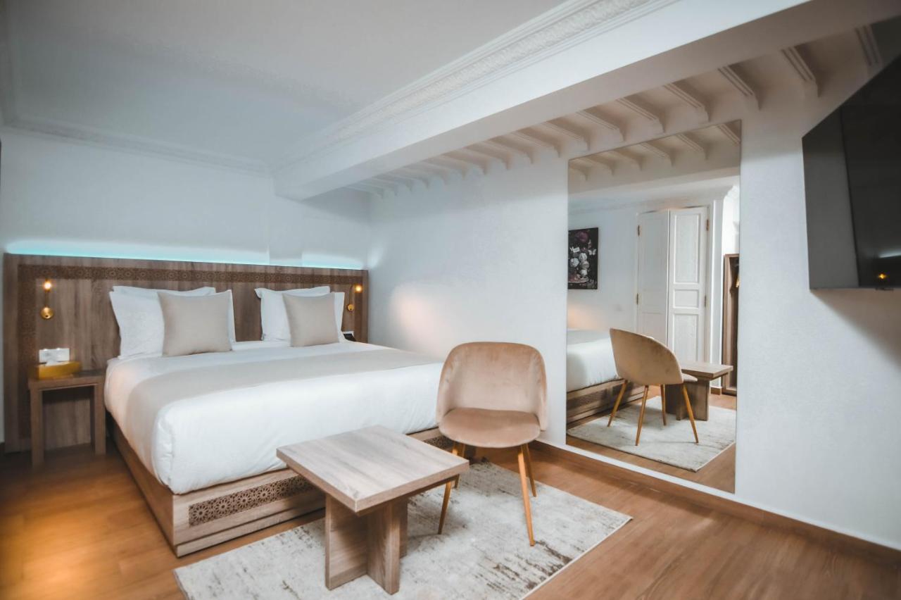 555 Hotel Clubbing Adults Only - 2