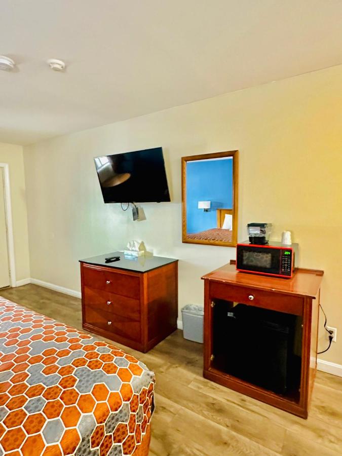 Hampton Motor Inn — photo 5