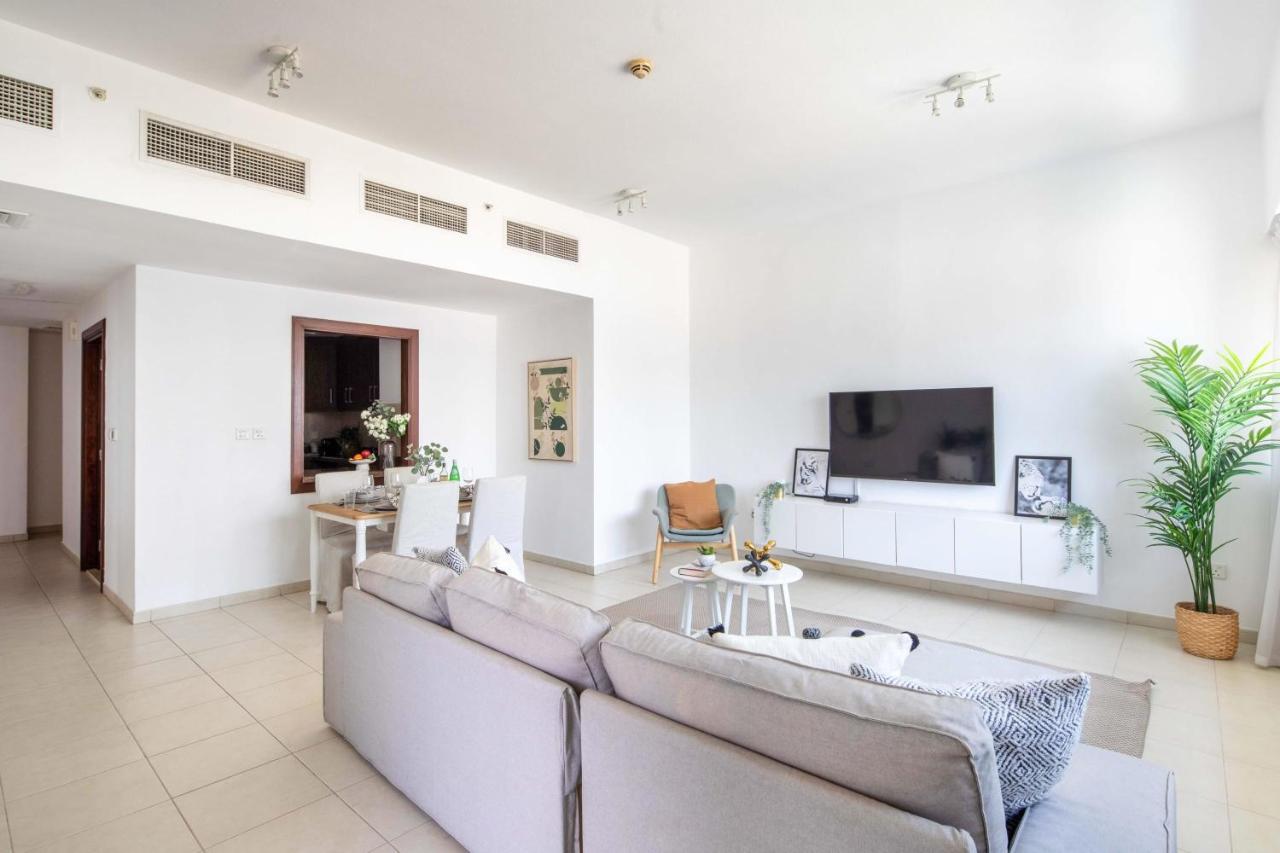 Frank Porter - Executive Tower F - 4