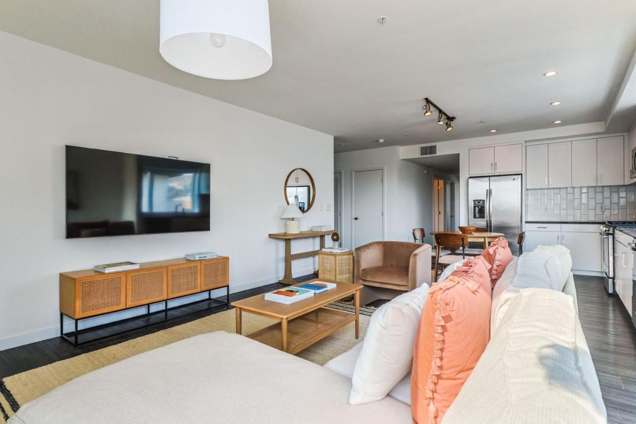 Luxurious 2Bed 2Bath Apartment at Formosa - 5