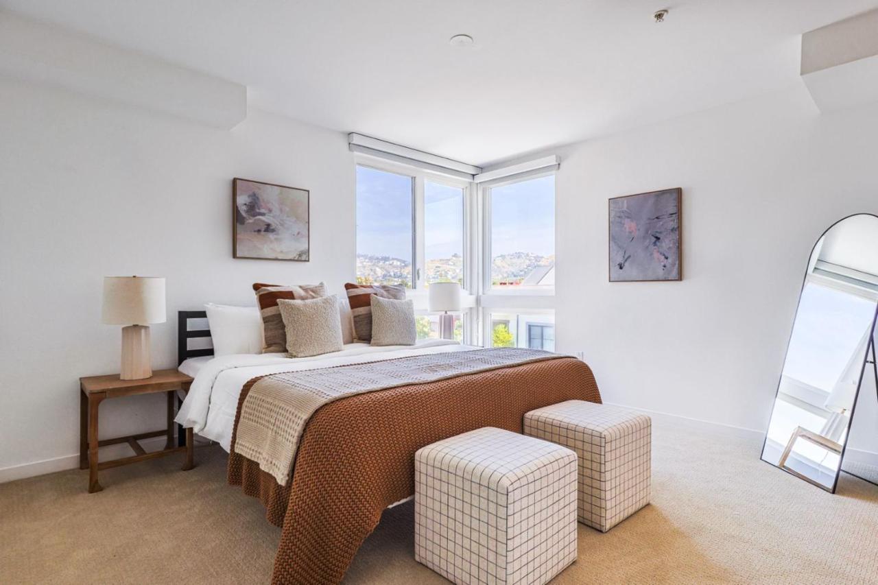 Luxurious 2Bed 2Bath Apartment at Formosa - 2