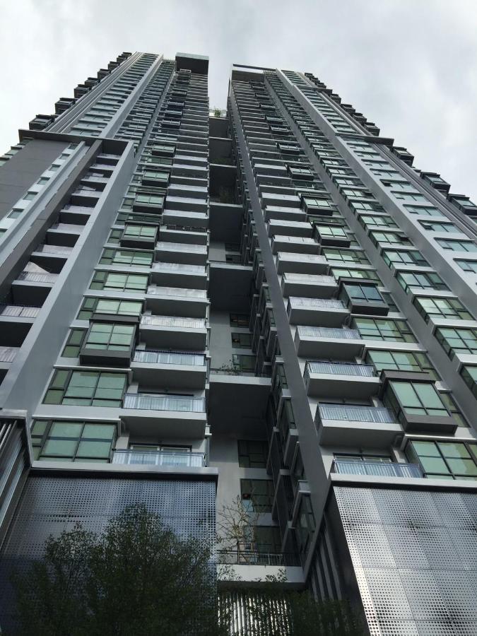 Urban Luxury One Bedroom - 2