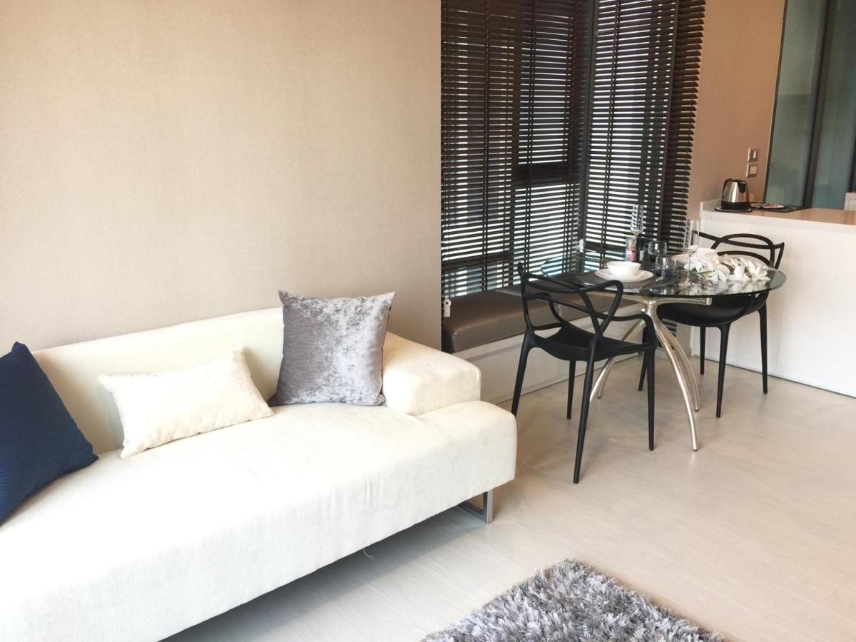 Urban Luxury One Bedroom - 3