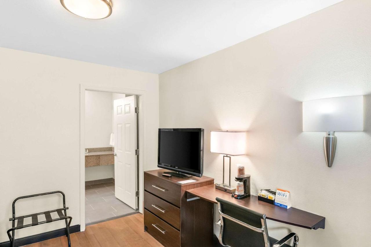 Northway Inn Queensbury - Lake George — photo 19
