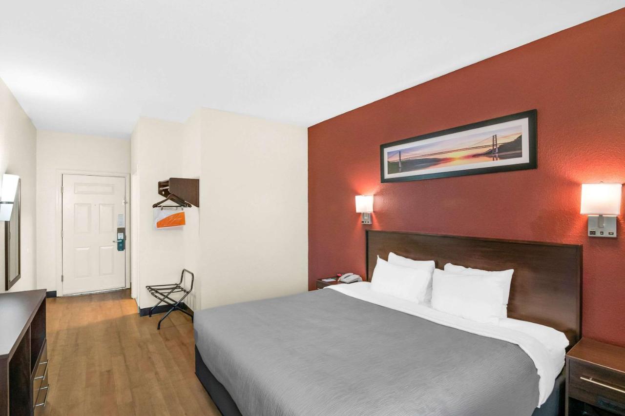 Northway Inn Queensbury - Lake George — photo 24