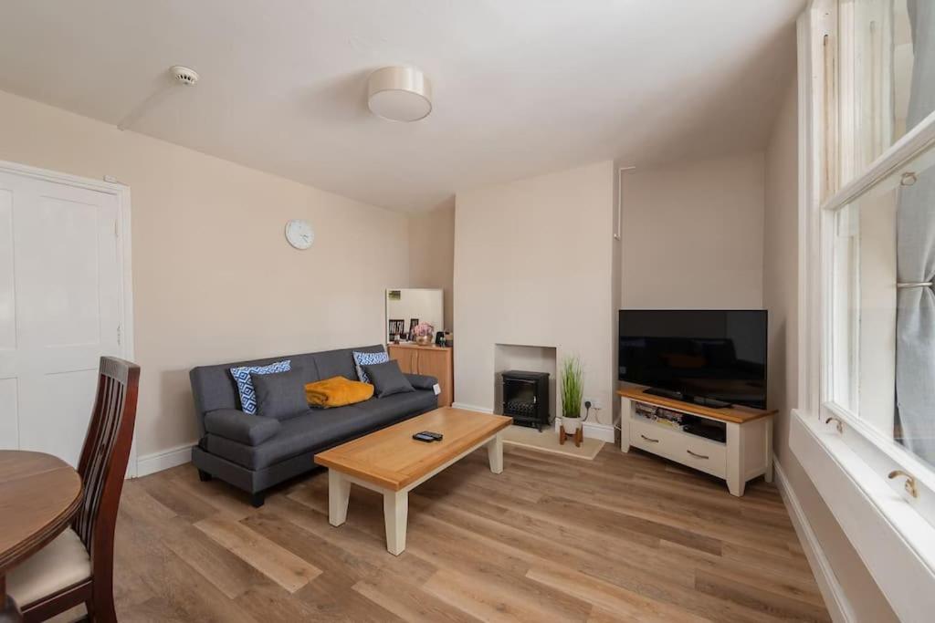 Garden Flat with Bath Skyline Views & Private Patio - 3