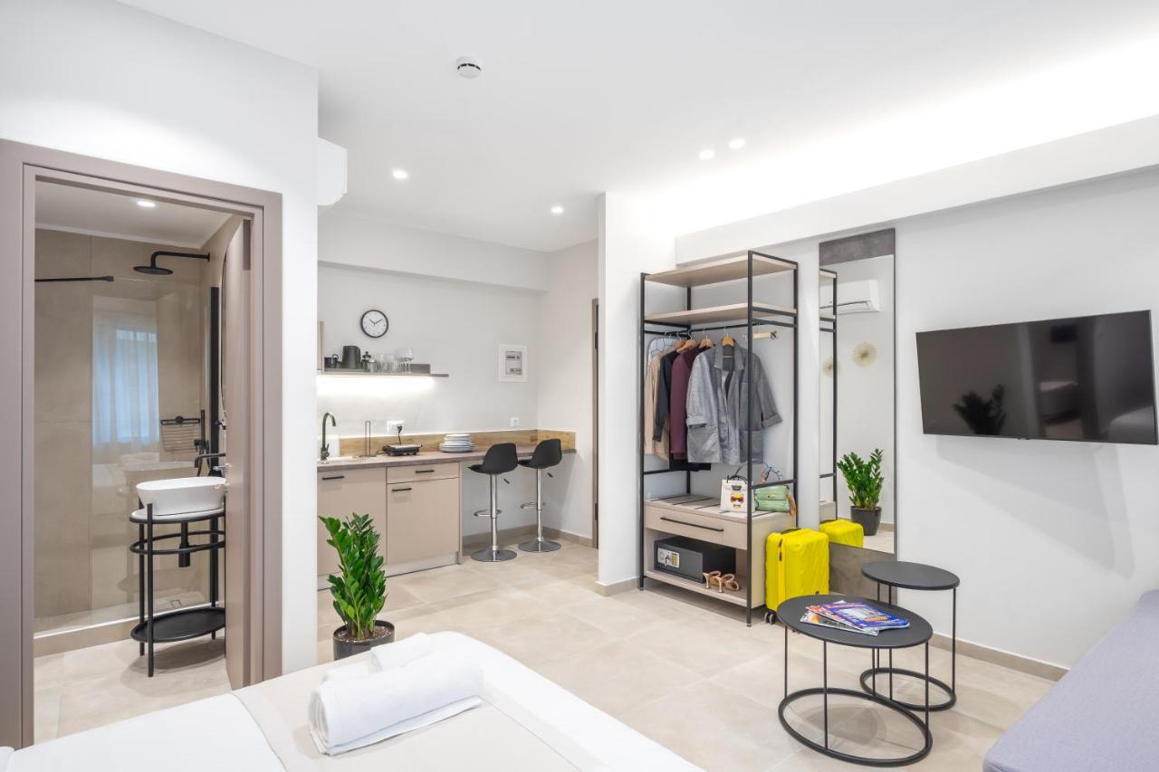 ELA FIVE RESIDENCES - 3