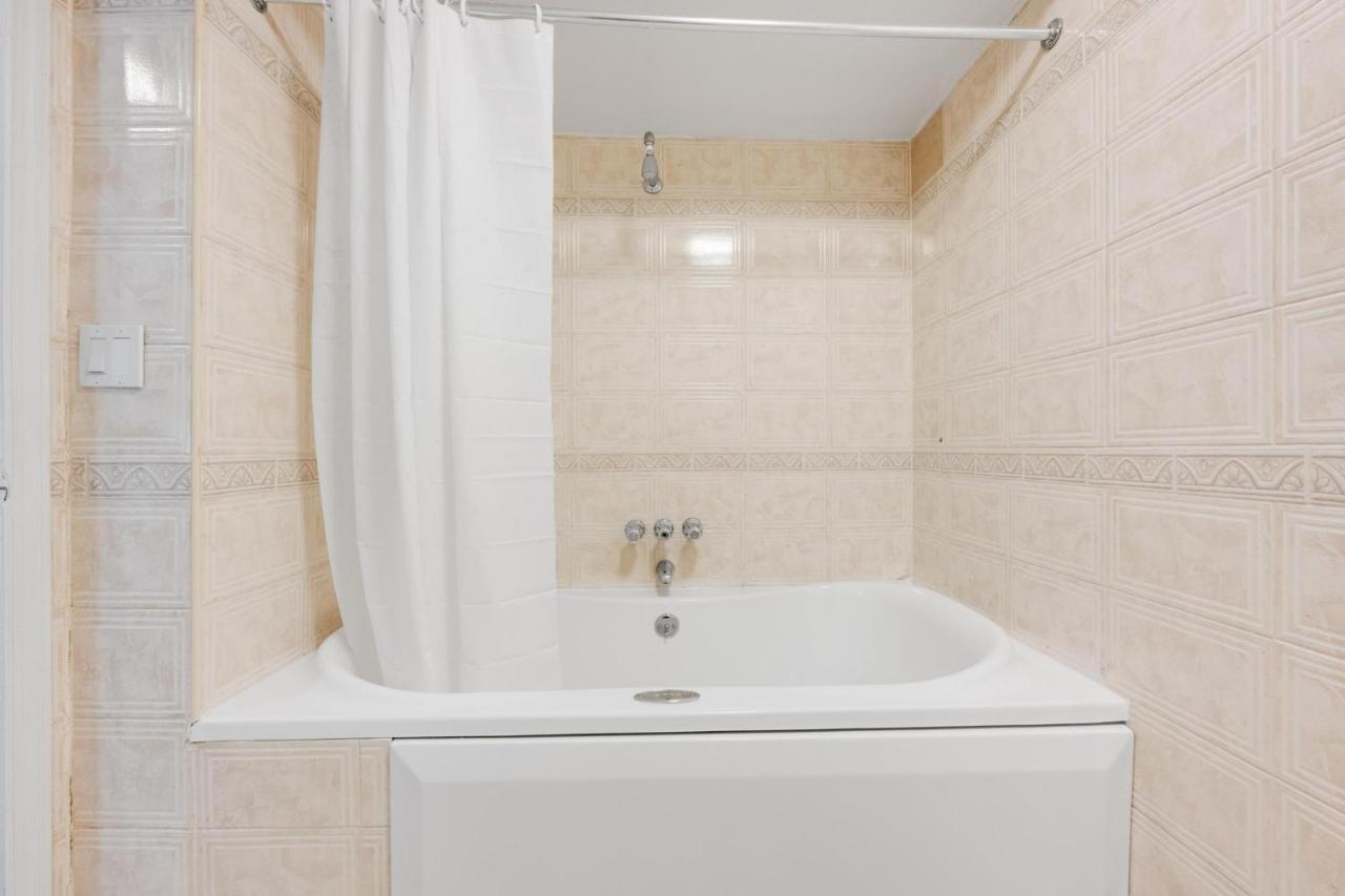 Bay Ridge ApartHotel - 5