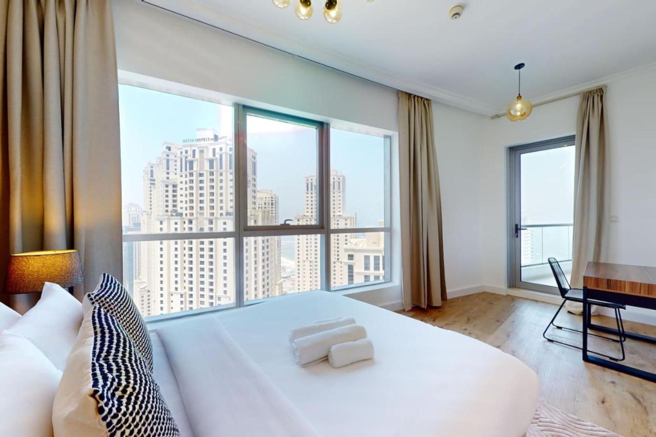 Vacationer Holiday Homes I Enticing Two Bedroom I Bay Central - 2