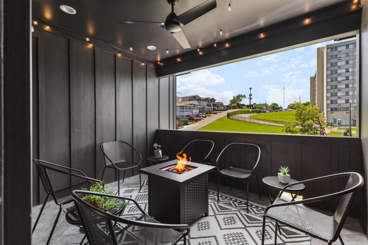 Patio FirePit Garage Walk to Coffee Restaurants 12 South and Belmont - 2