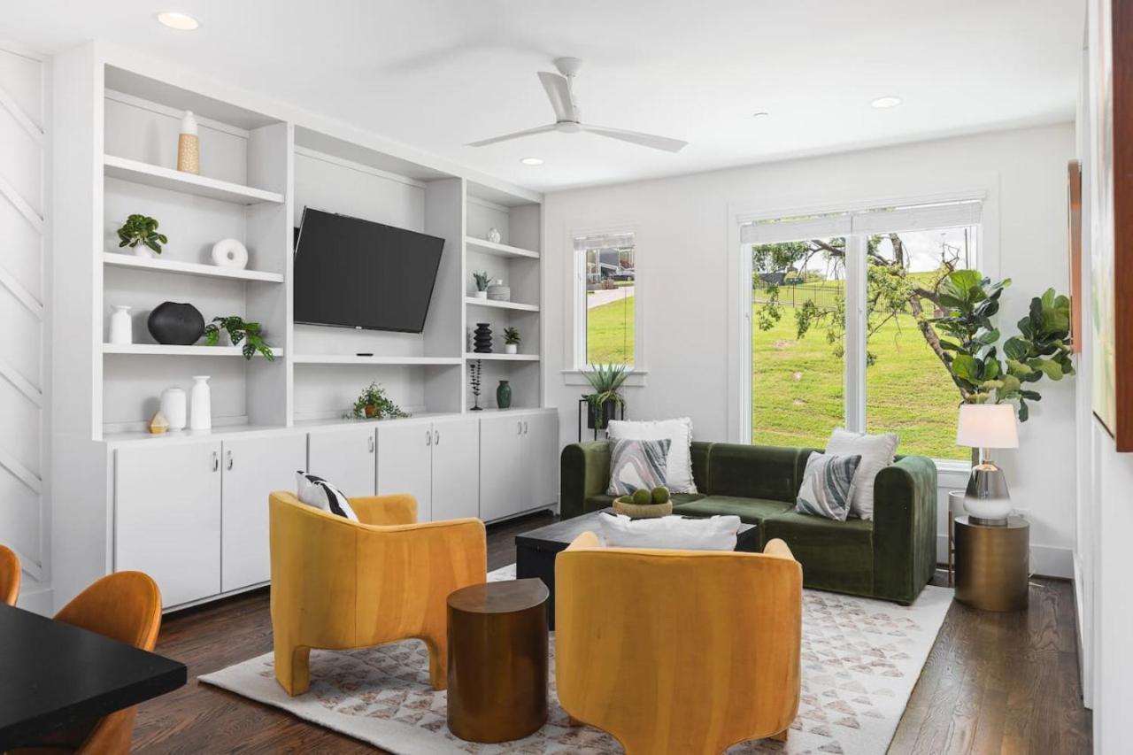 Patio FirePit Garage Walk to Belmont 12 South, Restaurants and More