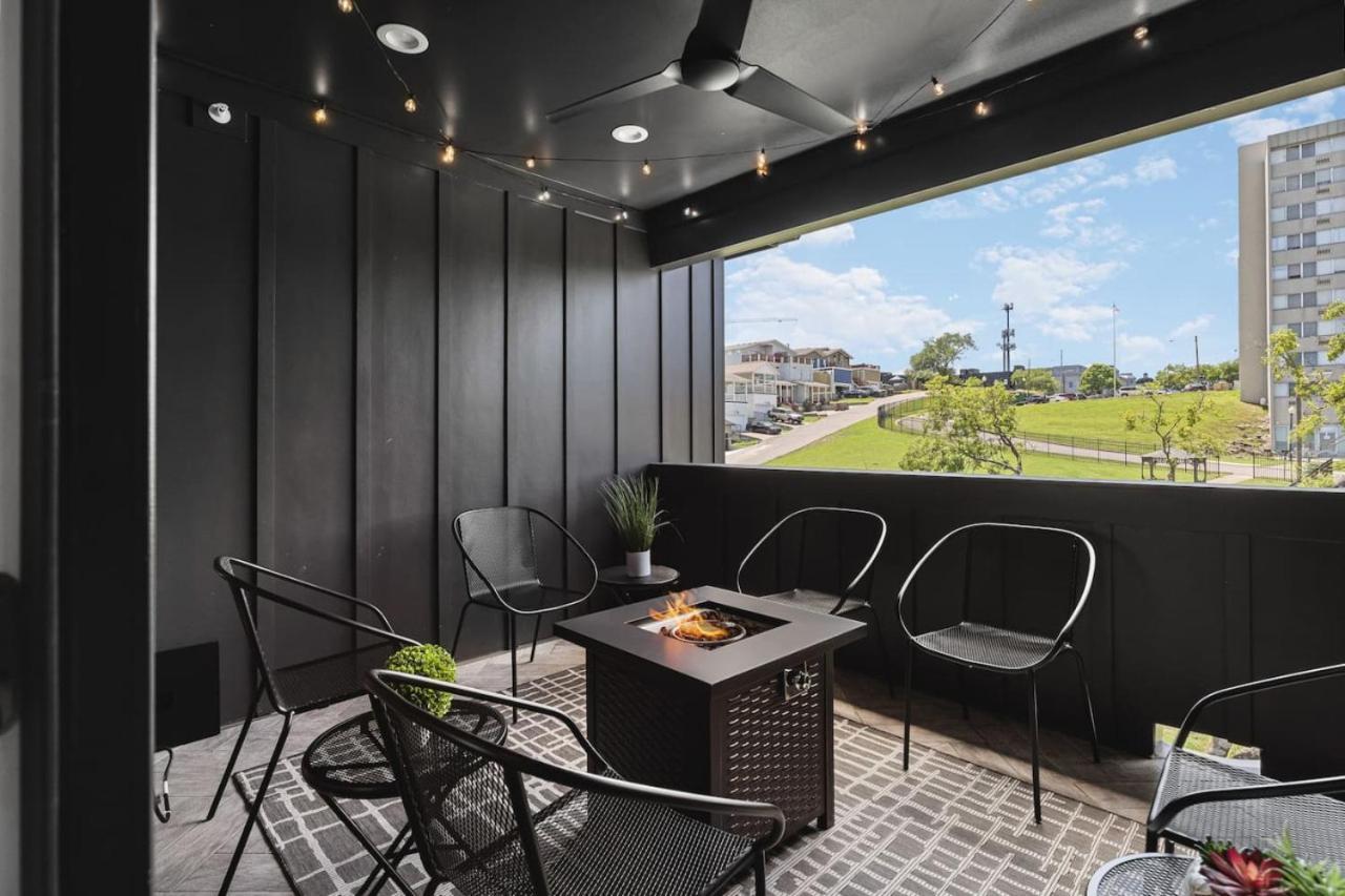 Patio FirePit Garage Walk to Belmont 12 South, Restaurants and More - 3