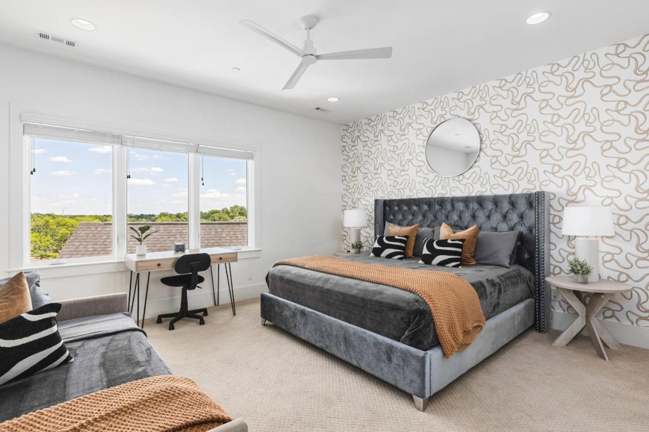 Patio FirePit Garage Walk to Belmont 12 South, Restaurants and More - 5