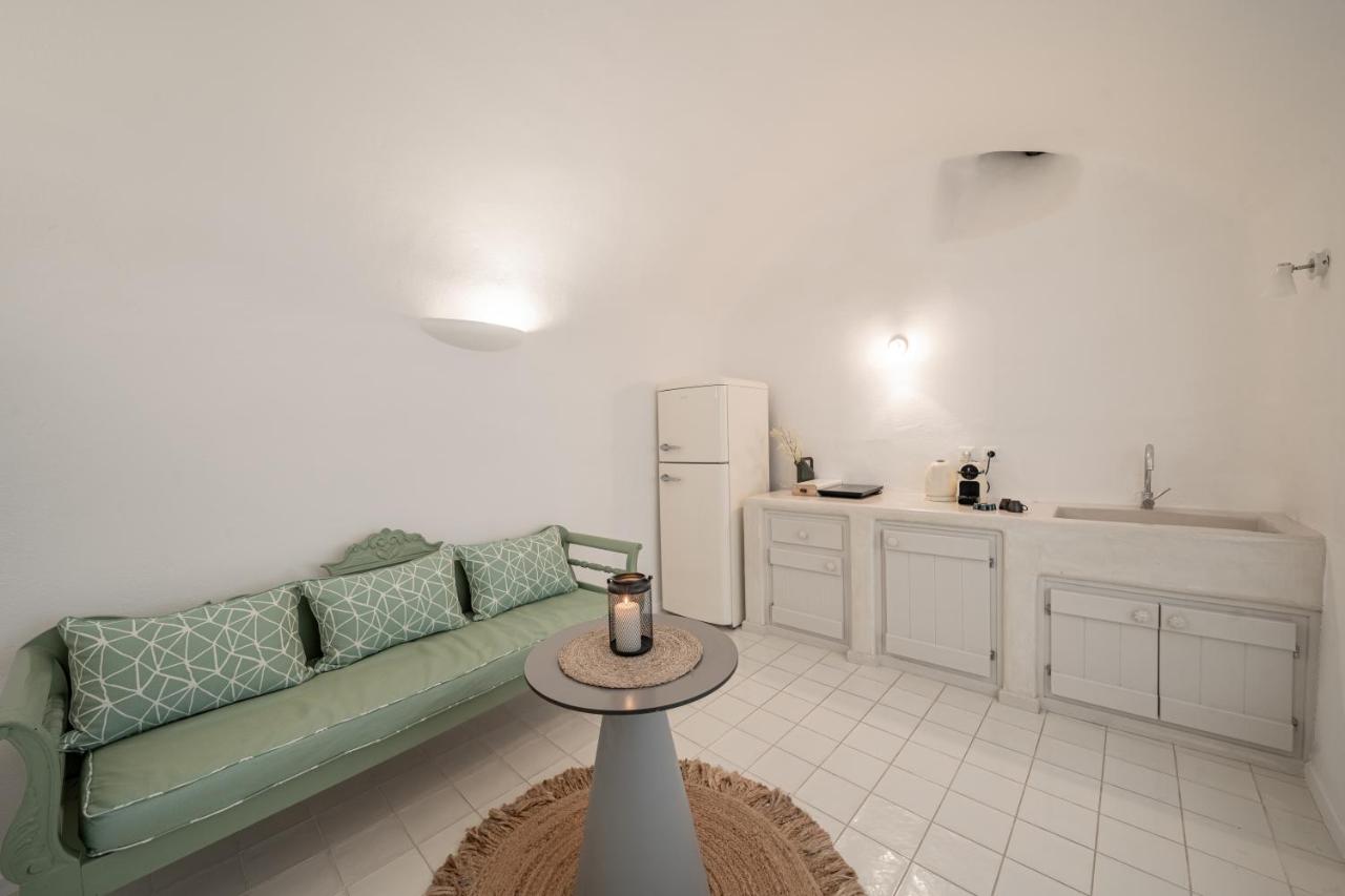 Luna Santorini Suites - 3